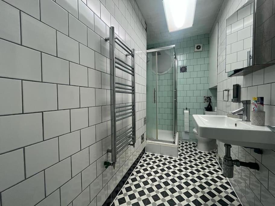 Tree Studio Apartment Barbican F3 Лондон Екстериор снимка